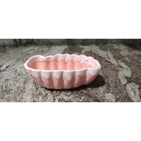 Vintage Ungemach Pottery Company (UPCO) scalloped ceramic planter 1960s solofficialkw.com